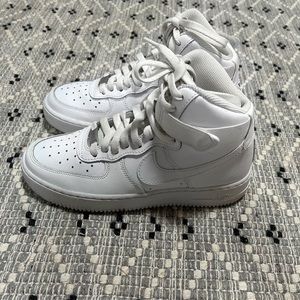 Barely worn high top Nike Air Force ones.